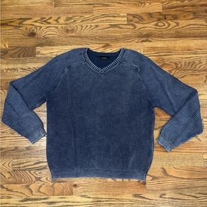 Lucky Brand V neck sweater size L. NWOT